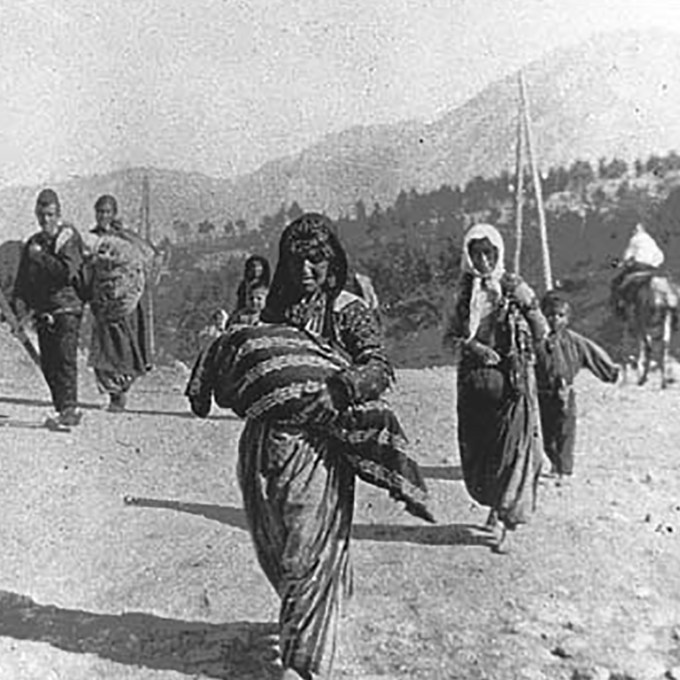 deportees_walking_ANI